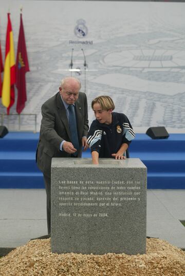 The current Real Madrid right back was chosen to represent La Fábrica at the laying of the foundation stone of the club's Valdebebas training complex.