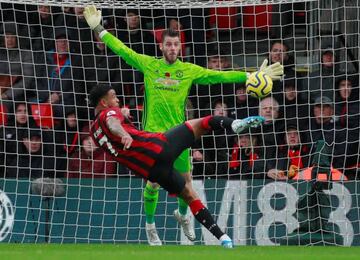 Bournemouth's Joshua King volleys past De Gea.