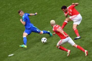 Gol 2-1 de Robson-Kanu que di車 la victoria a Gales.