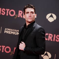 Jaime Lorente será padre por segunda vez