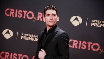 MADRID, SPAIN - JANUARY 12: Jaime Lorente attends the "Cristo Y Rey" premiere at Cine Callao on January 12, 2023 in Madrid, Spain. (Photo by Patricia J. Garcinuno/WireImage)