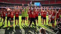 Las jugadoras del United celebran el primer título de su historia en mayo de este año.
