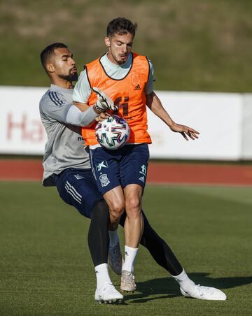 Robert Sánchez y Pablo Sarabia.