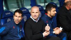 Paco Lopez head coach of Levante during the La Liga Santander match between Levante and Alaves at Estadio Ciutat de Valencia on January 18, 2020 in Valencia, Spain
 
 Maria Jose Segovia / AFP7 / Europa Press
 18/01/2020 ONLY FOR USE IN SPAIN