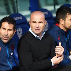 Paco López retoma el sistema de tres centrales en El Sadar