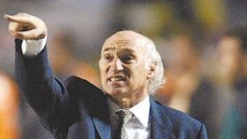 <b>AL CAER. </b>Bianchi prepara ya su desembarco en el Manzanares.