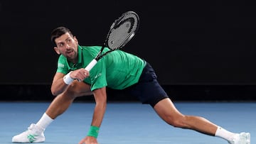 Novak Djokovic, durante su partido contra Pedro Martinez en el Open de Australia.