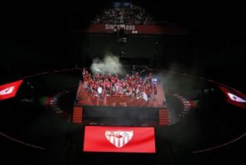 La fiesta del quinto título de la Europa League se trasladó al estadio Ramón Sanchez-Pizjuán.