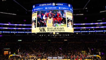 LOS ANGELES (United States), 05/03/2025.- The Los Angeles Lakers play tribute to Lebron James achieving 50,000 career points during the NBA basketball game between the New Orleans Pelicans and the Los Angeles Lakers in Los Angeles, California, USA, 04 March 2025. (Baloncesto, Nueva Orleáns) EFE/EPA/ALLISON DINNER SHUTTERSTOCK OUT