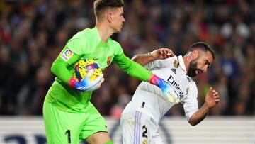 Daniel Carvajal of Real Madrid and Marc-Andre Ter Stegen of FC Barcelona  during the La Liga match between FC Barcelona and Real Madrid played at Spotify Camp Nou Stadium on March 19, 2023 in Barcelona, Spain. (Photo by Colas Buera / Pressinphoto / Icon Sport)