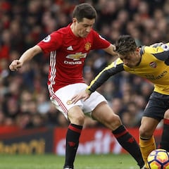 Wenger le roba un punto a Mourinho en Old Trafford