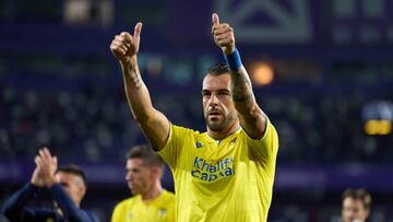 VALLADOLID, SPAIN - SEPTEMBER 16: Alvaro Negredo of Cadiz CF celebrates their victory after the LaLiga Santander match between Real Valladolid CF and Cadiz CF at Estadio Municipal Jose Zorrilla on September 16, 2022 in Valladolid, Spain. (Photo by Angel Martinez/Getty Images)