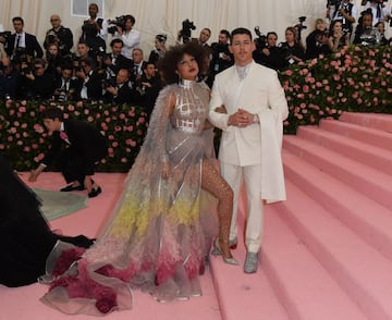 Nick Jonas y su esposa Priyanka Chopra. 