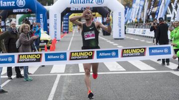 Toni Abadía llega a la meta en la 95ª Jean Bouin de Barcelona después de ser segundo en 2016 y 2017.