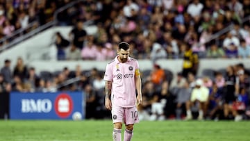 Los Angeles (United States), 04/09/2023.- Lionel Messi of Inter Miami FC reacts after a missed opportunity to score during the MLS soccer match between LAFC and Inter Miami FC at BMO Stadium in Los Angeles, California, USA, 03 September 2023. EFE/EPA/ETIENNE LAURENT
