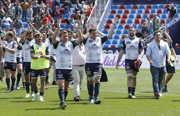 El VRAC, campeón de la Copa del Rey,  siempre mandó en el marcador y fue superior físicamente a El Salvador. Más de 15.000 personas poblaron las gradas del Ciudad de Valencia.