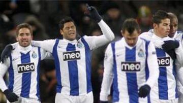 Hulk mantiene vivo al Oporto