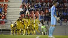 Los jugadores de Osasuna festejan el triunfo ante el Mirand&eacute;s.