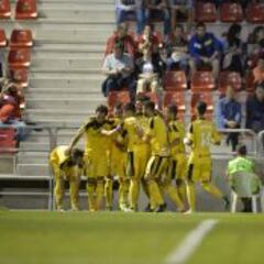 Osasuna aprovecha el suicidio en la primera parte del Mirandés