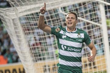 El goleador de Santos Laguna ha externado su gusto por representar a México en un futuro. No ha sido seleccionado por su natal Argentina, por lo que en enero de 2020 podría ser llamado por el Tri (cuando tenga 30 años cumplidos), si es que antes no sale del Fútbol Mexicano, pues necesita de cinco años ininterrumpidos en nuestro país para cumplir con el requisito de los estatutos FIFA.