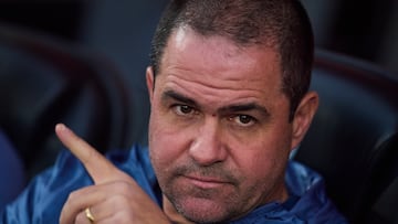 Andre Soares Jardine head coach of America during the 16th round match between Monterrey and America as part of the Liga BBVA MX, Torneo Clausura 2025 at BBVA Bancomer Stadium, on April 16, 2025 in Monterrey, Nuevo Leon, Mexico.
