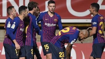 LEON, SPAIN - OCTOBER 31: Clement Lenglet (2-R) of FC Barcelona celebrates with teammates after scoring the first goal of his team during the Spanish Copa del Rey match between Cultural Leonesa and FC Barcelona at Estadio Reino de Leon on October 31, 2018