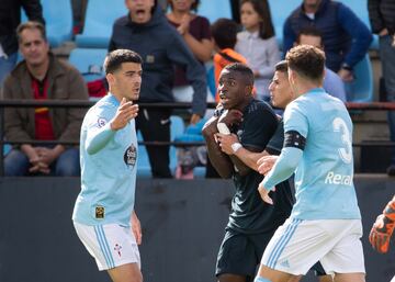 El delantero del Castilla fue expulsado por doble amarilla. La segunda la vio por tirarse. Por este motivo el brasileño no podrá estar en el Clásico.