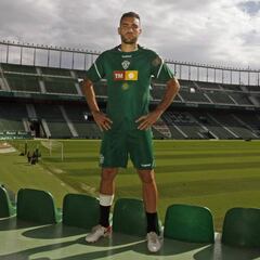 La vieja guardia de Pacheta emula a los héroes de César