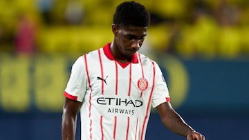 Girona entre Asprilla y Solís para darle cabida a Echeverri.