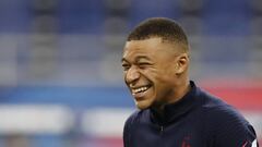 Soccer Football - International Friendly - France v Ukraine - Stade de France, Paris, France - October 7, 2020 France&#039;s Kylian Mbappe reacts during the warm up before the match REUTERS/Benoit Tessier