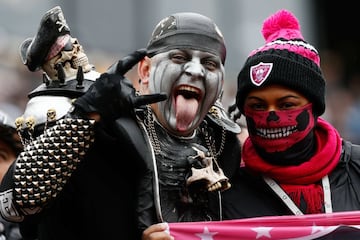 Nos despedimos con esta fan de los Raiders que ha cambiado sus habituales colores de guerra, negro y plata, por el rosa en solidaridad contra el cáncer de mama. ¡Hasta la semana que viene!