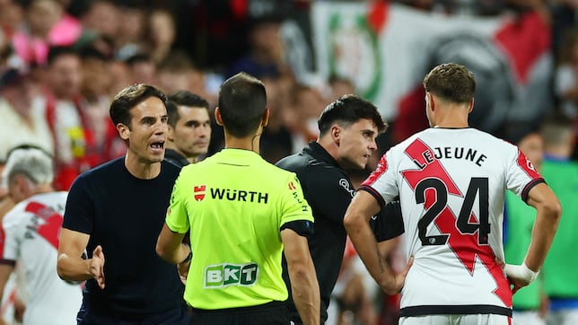 Caos en el VAR de Rayo-Barça