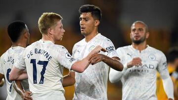 El City suda contra el Wolves pero comienza con victoria.