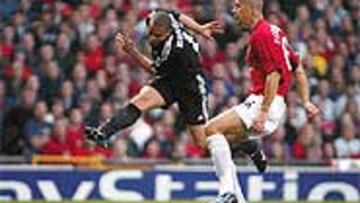 El primero desde la derecha...