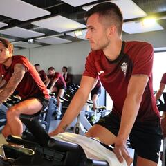 Más de la mitad de la plantilla del Córdoba se estrena en Segunda