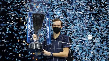 Medvedev se saca el t¨ªtulo de Maestro invicto en las ATP Finals