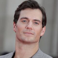 Henry Cavill pide perdón tras decir que no liga con mujeres por si le llaman "violador"