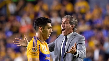 Jorge Guillermo Almada head coach of Pachuca during the 14th round match between Tigres UANL and Pachuca as part of the Liga BBVA MX, Torneo Apertura 2024 at Universitario Stadium on October 26, 2024 in Monterrey, Nuevo Leon, Mexico.