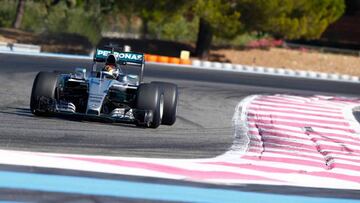 Werhlrein probando los neumáticos de 2017 con el Mercedes en unos test de Pirelli.