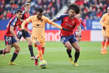 Lemar y Aridane durante una jugada del partido.