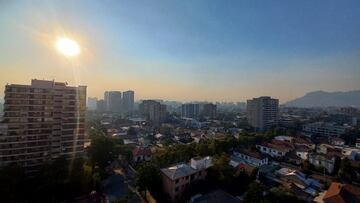 Humo en Santiago hoy: de dónde viene, qué pasó en María Pinto, medidas y reacciones