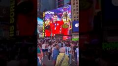 Argentina estaba en su banderazo en Times Square y apareció esto de Chile en la pantalla gigante