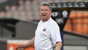 Bolillo Gómez durante el partido entre Medellín y Deportivo Cali.