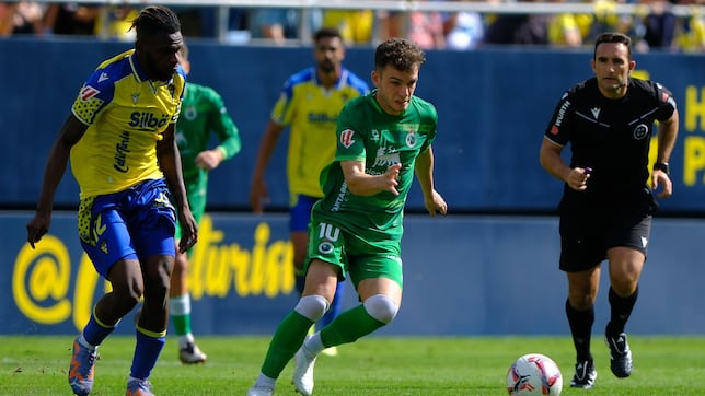 Racing - Cádiz: TV, horario y cómo ver LaLiga Hypermotion online