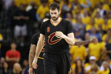 Kevin Love, ala-pívot de los Cleveland Cavaliers, durante el quinto partido de las Finales ante Golden State Warriors.