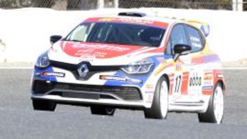 CLIO CUP X98. AS prob&oacute; en el Jarama una de las primeras cuatro unidades que han llegado a Espa&ntilde;a.
 