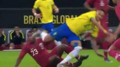 Neymar se vuelve a romper y se va entre lágrimas del campo