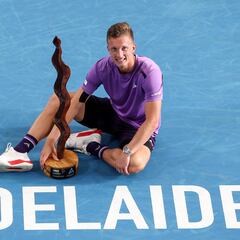 Lehecka y Ostapenko conquistan Adelaida