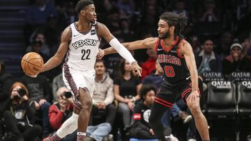 DeAndre, el amigo de Durant y Kyrie, ya es titular en los Nets
