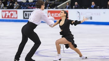 Sara Hurtado y Kirill Khaliavin compiten en la rutina libre durante el Grand Prix de Canadá de 2019.